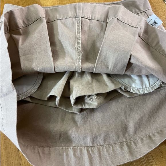 ☀️HOST PIC☀️ Old Navy school uniform short with adjustable waist. - Picture 3 of 8